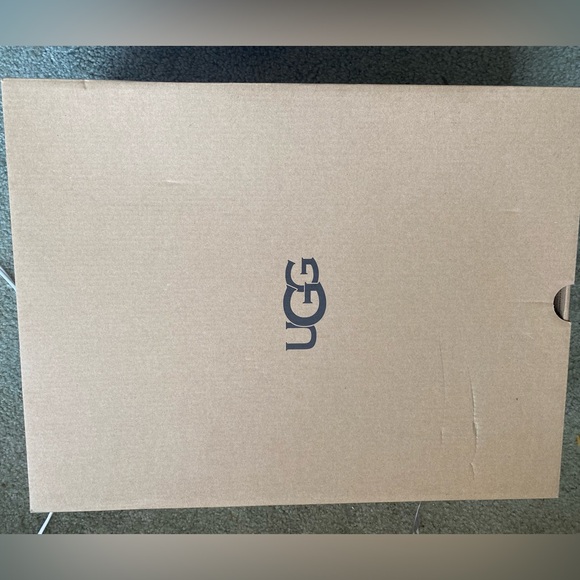 Bailey button up UGG boots - Picture 2 of 6